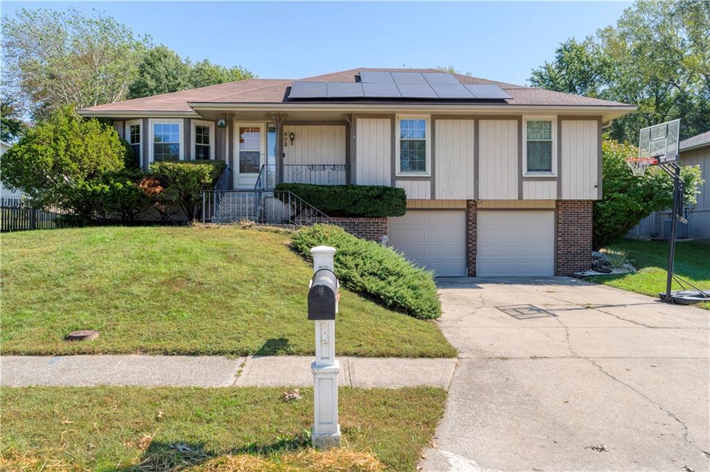 403 SE Colony Drive - Photo 1
