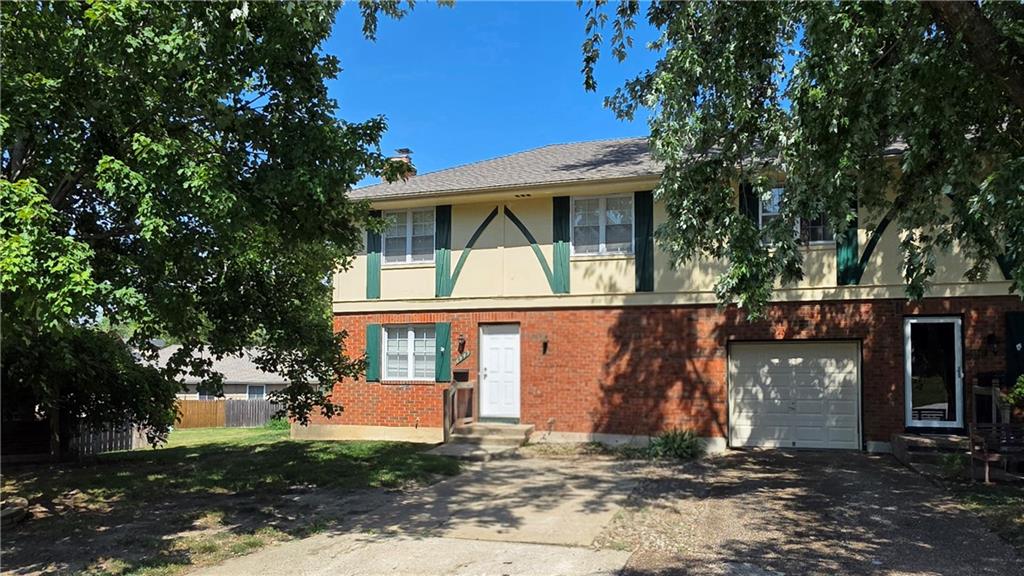 6949 Chapel Woods Lane - Photo 1
