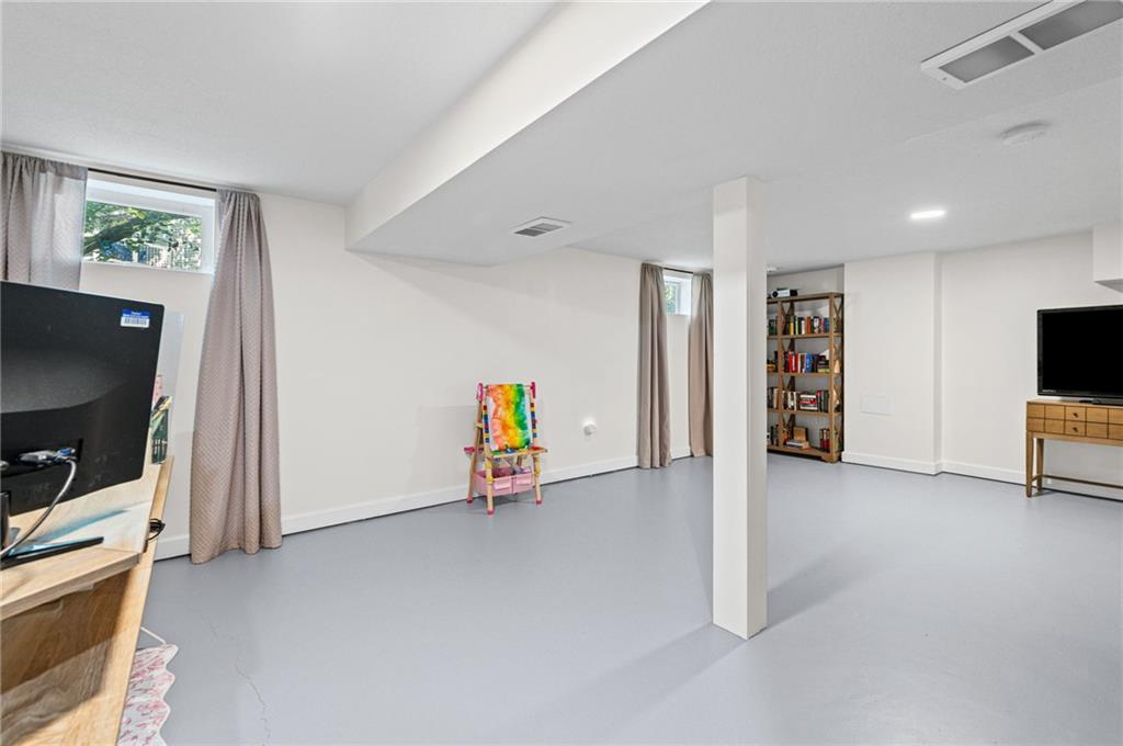 Thumbnail 38