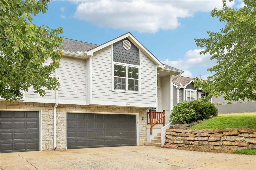 4932 Stoneback Place