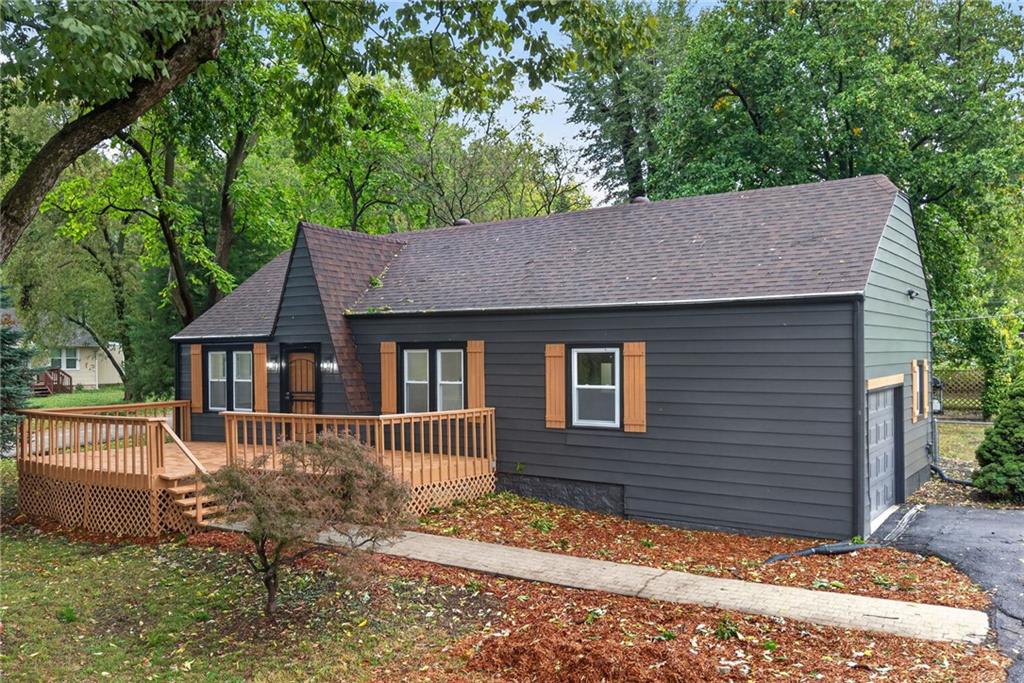 4641 N Elmwood Avenue - Photo 1