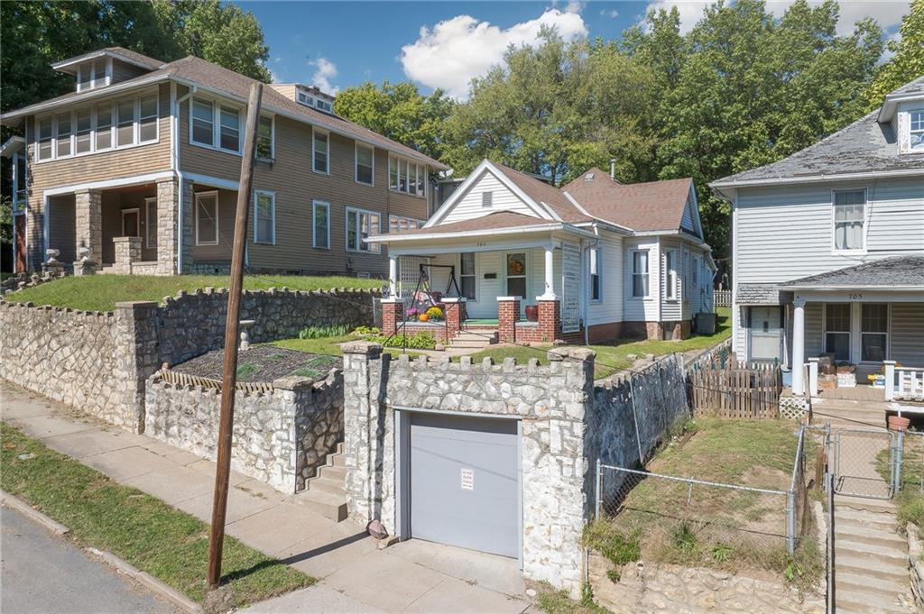 703 McDonald Street - Photo 1