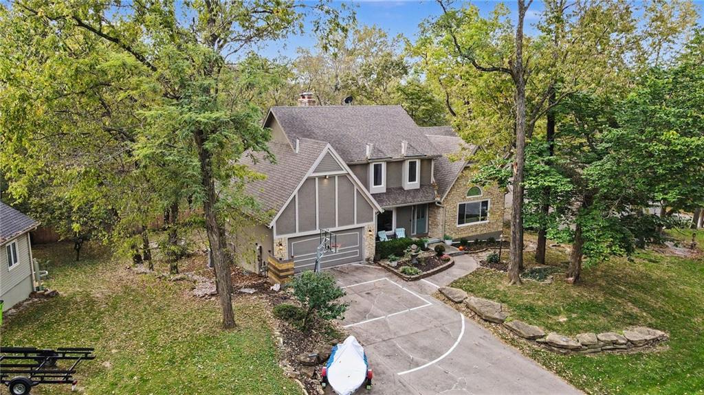 8228 NW Weatherby Drive - Photo 1