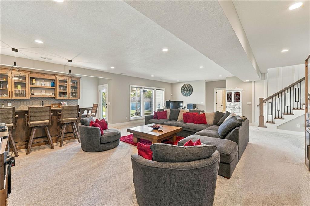 Thumbnail 33
