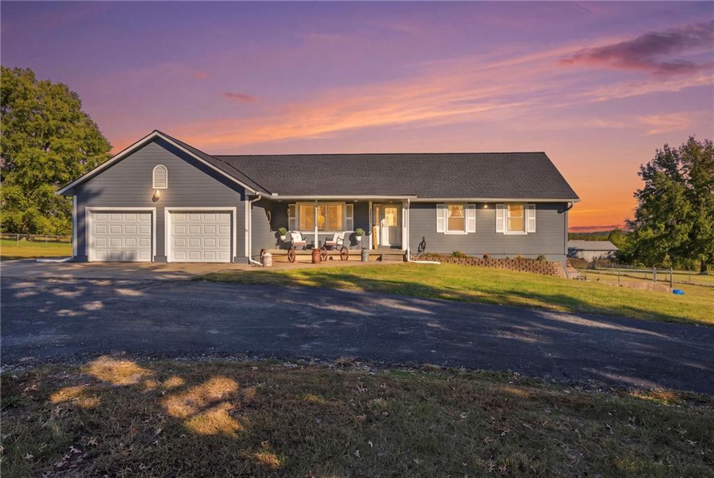 1421 N Elsea Smith Road - Photo 1