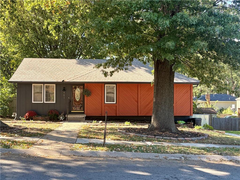401 NE Sunnyside School Road - Photo 1