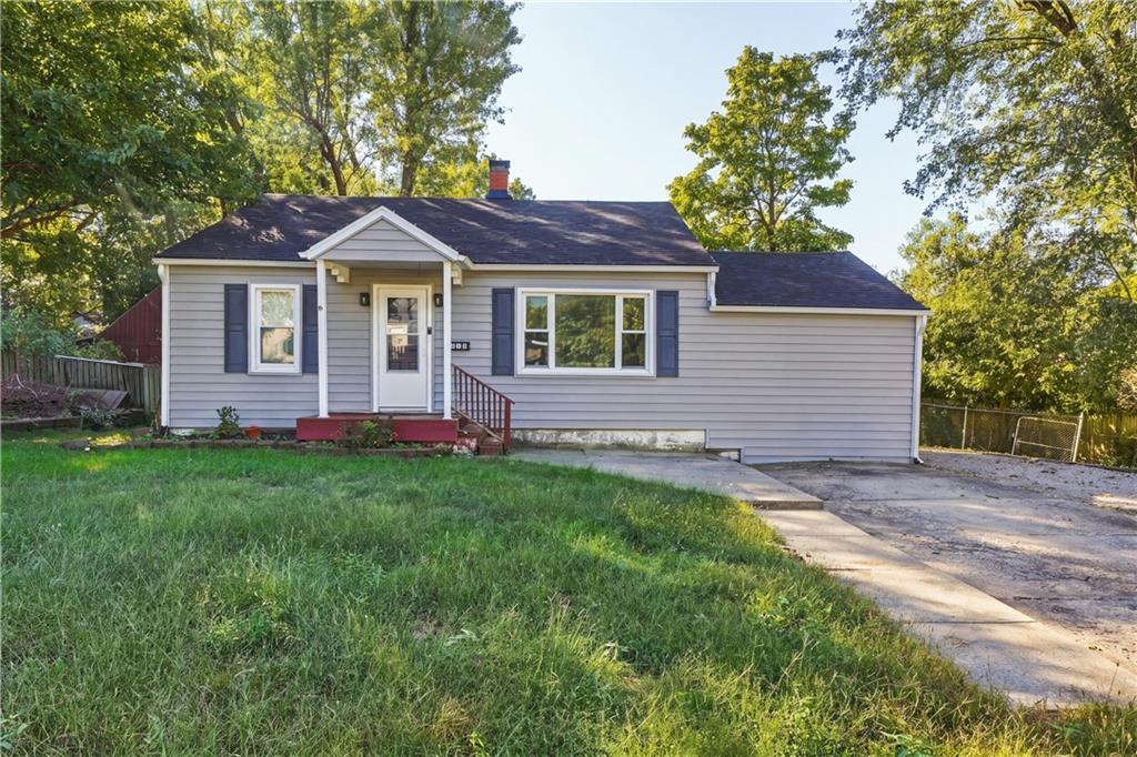 413 E Black Diamond Street - Photo 1