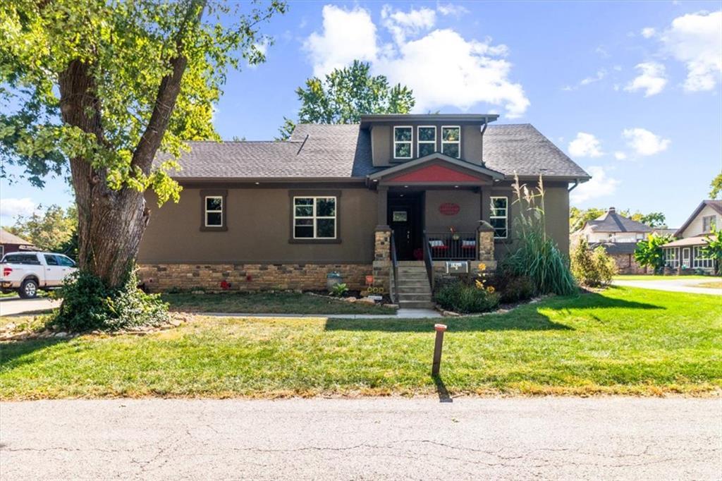 1608 Smith Street - Photo 1