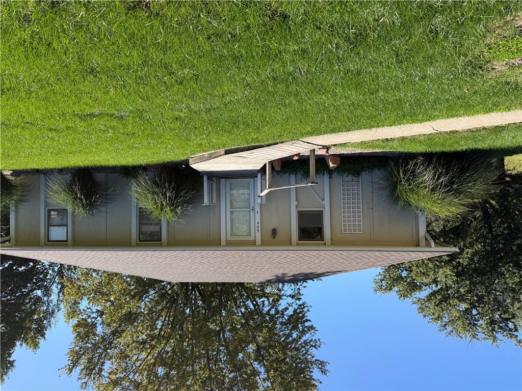 604 S Washington Street - Photo 1