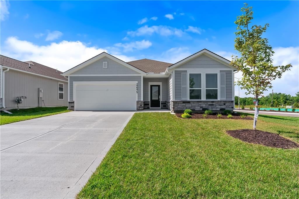 4008 NE Apple Grove Drive - Photo 1