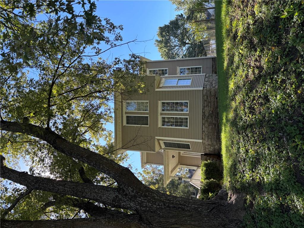 1106 Parallel Street