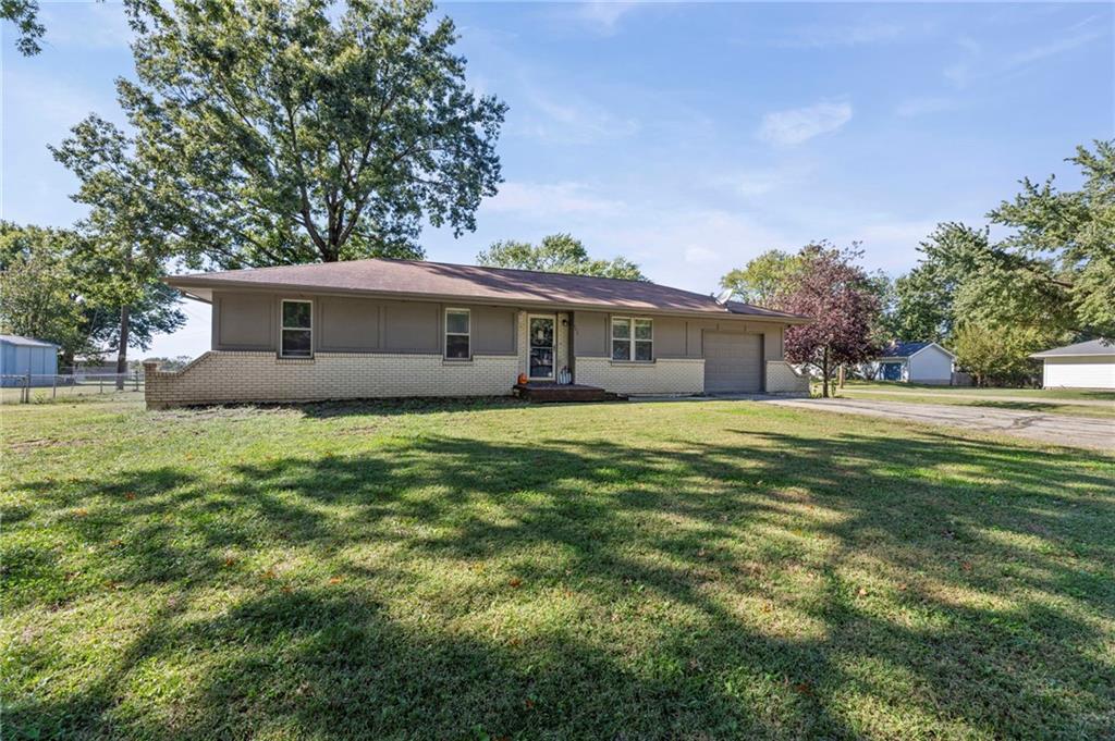 903 Oak Street - Photo 1