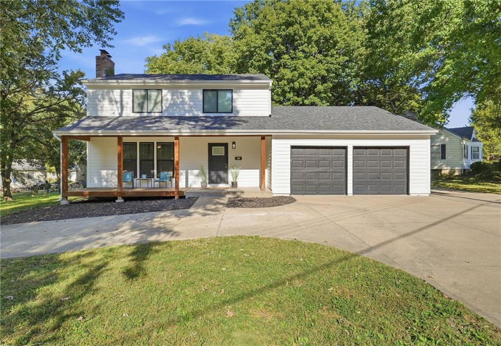 212 W Walnut Street - Photo 1