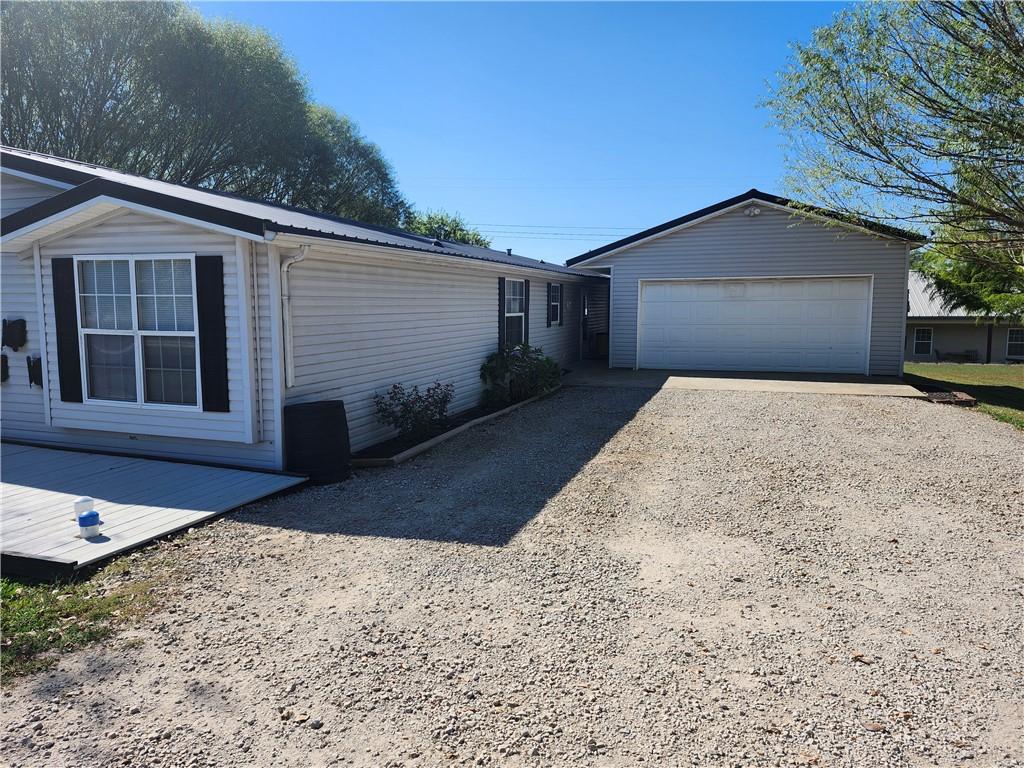 114 Kansas Drive - Photo 1
