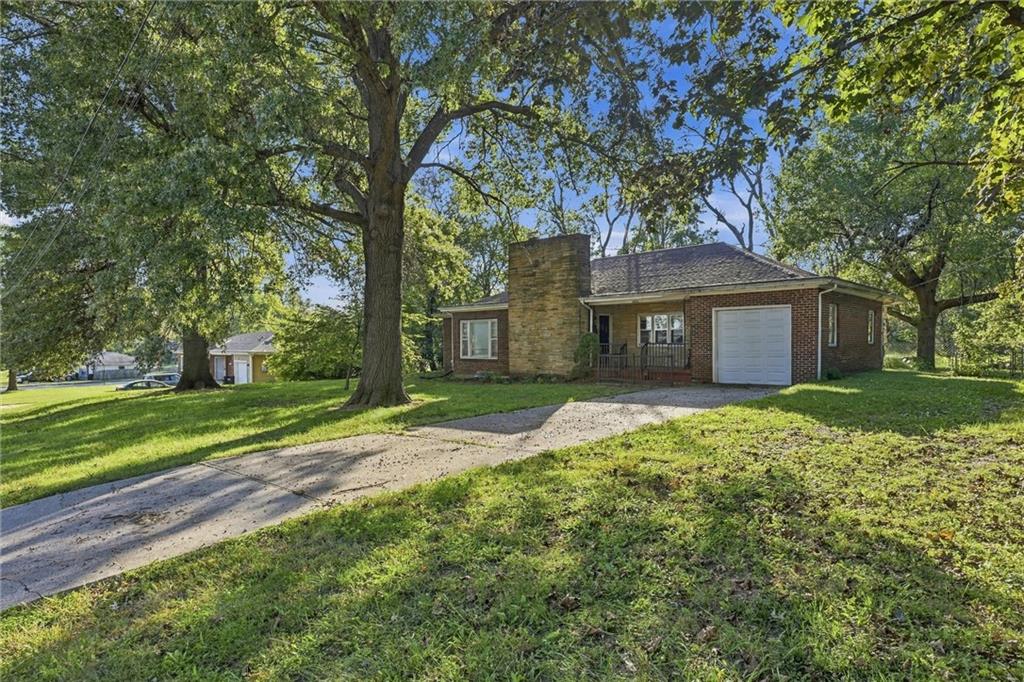 8614 EVANSTON Avenue - Photo 1