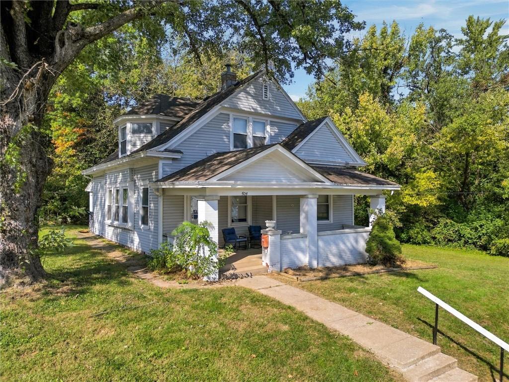 504 N College Street - Photo 1