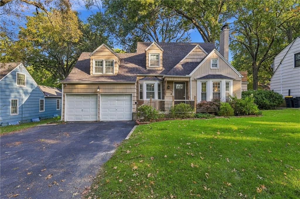 1264 W GREGORY Boulevard - Photo 1
