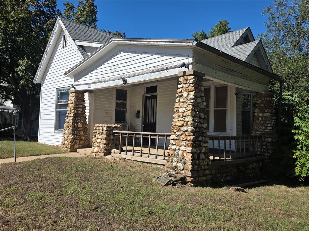 111 W Joe Davis Street - Photo 1