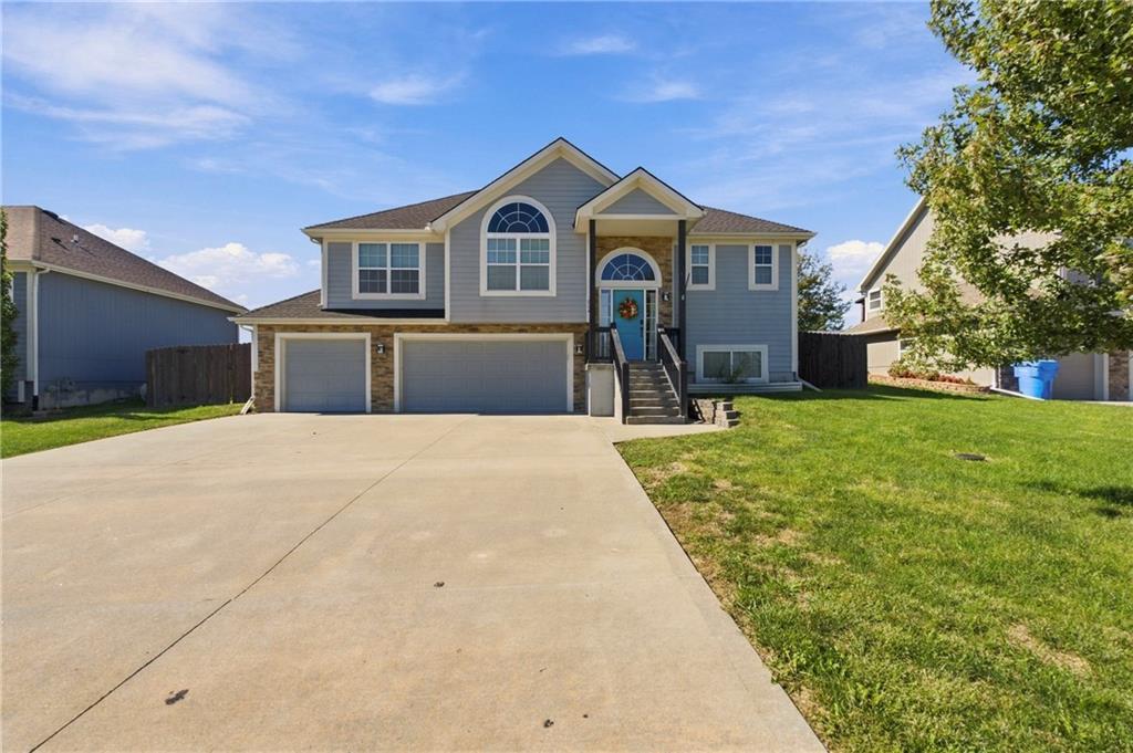 824 N Oak Terrace - Photo 1