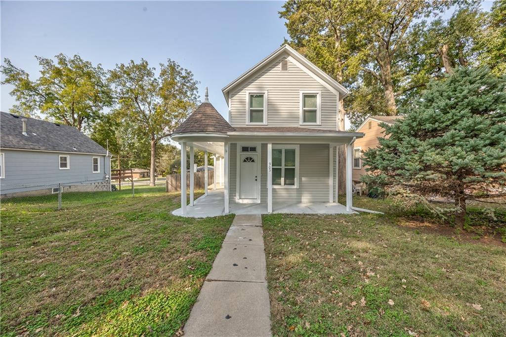 903 12th Street - Photo 1