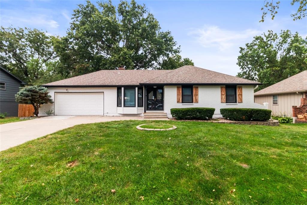 211 SE Noeleen Lane - Photo 1