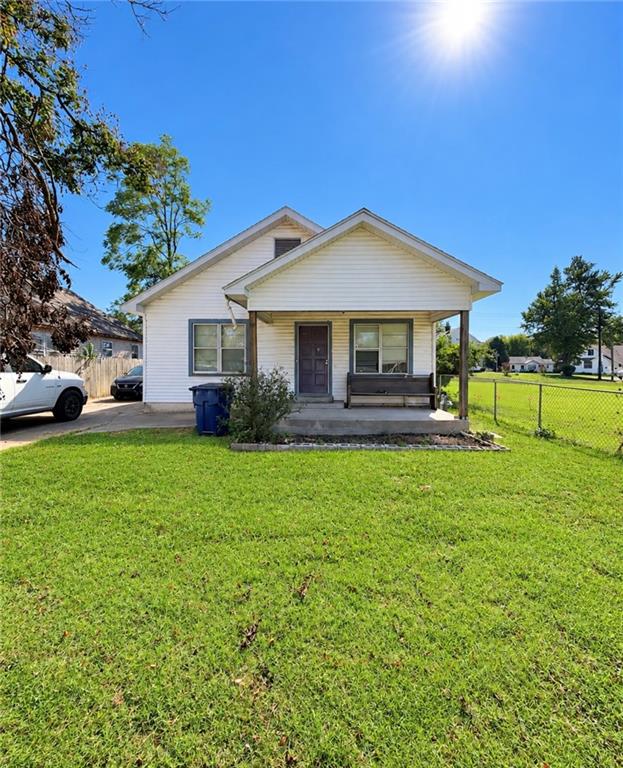 211 w North Street - Photo 1