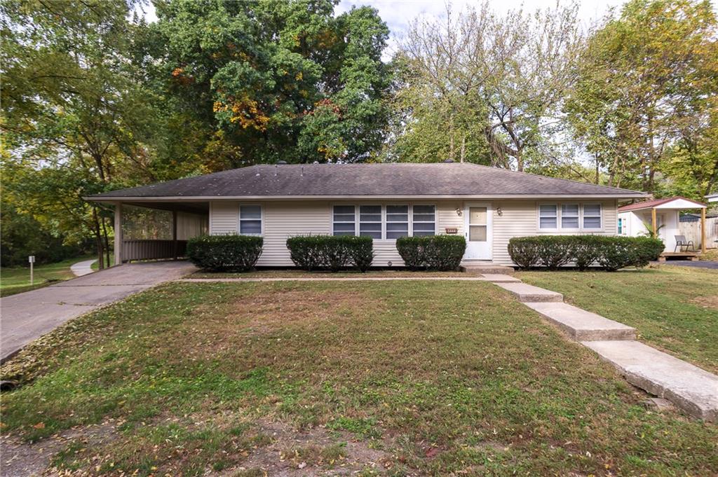 5444 N Cypress Avenue - Photo 1