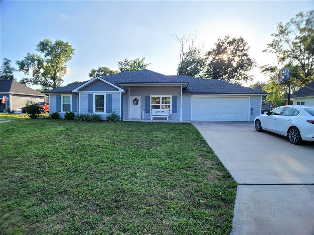 1203 Lakewood Drive - Photo 1
