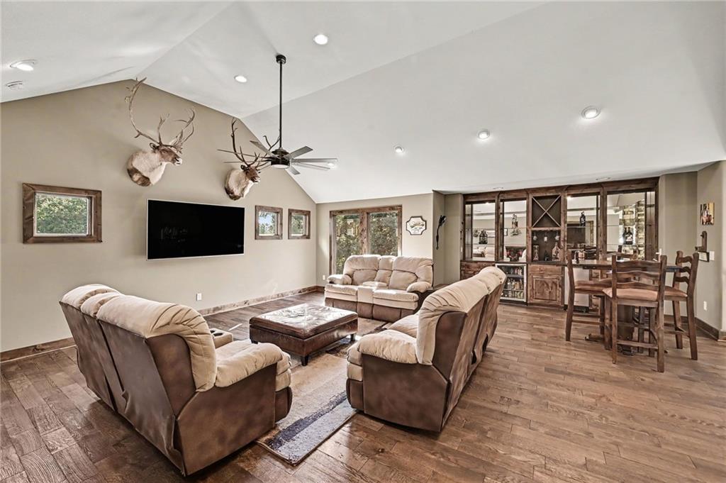 Thumbnail 32