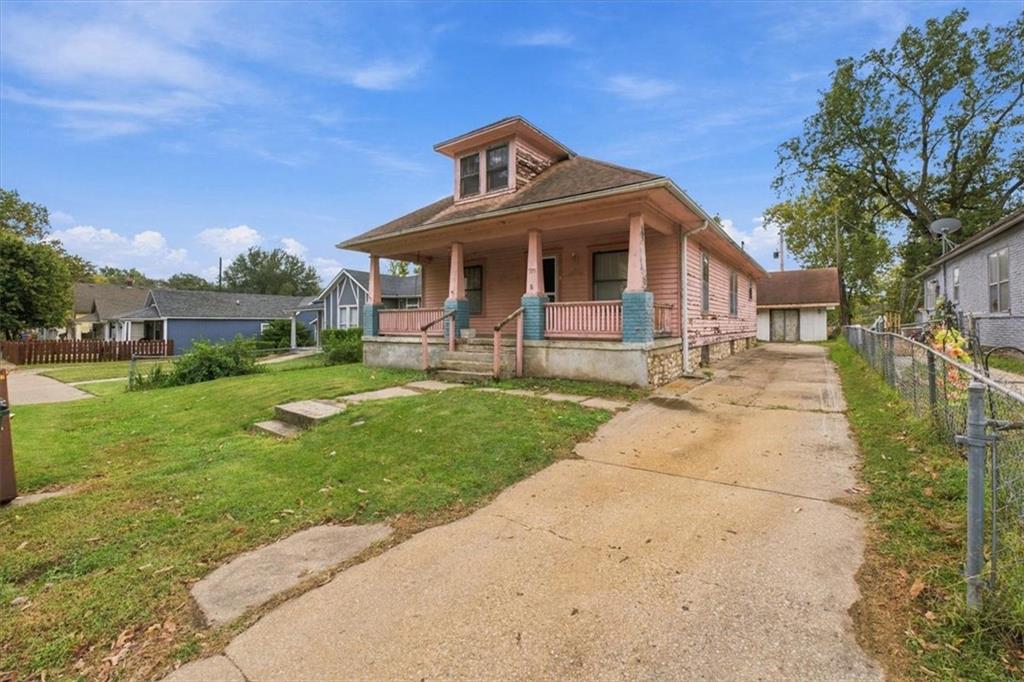 925 Pottawatomie Street - Photo 1