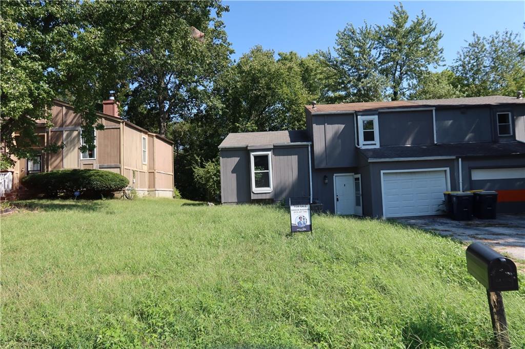 9525 Manning Avenue - Photo 1