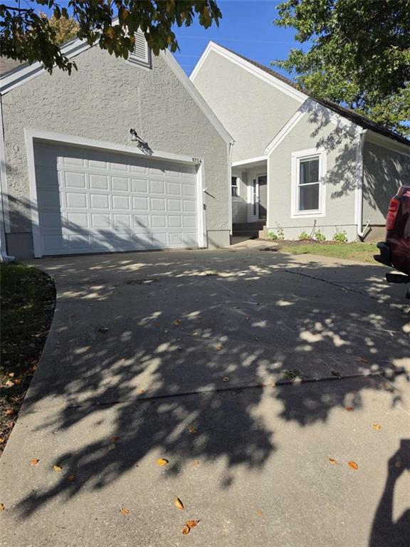 9704 N Locust Drive - Photo 1