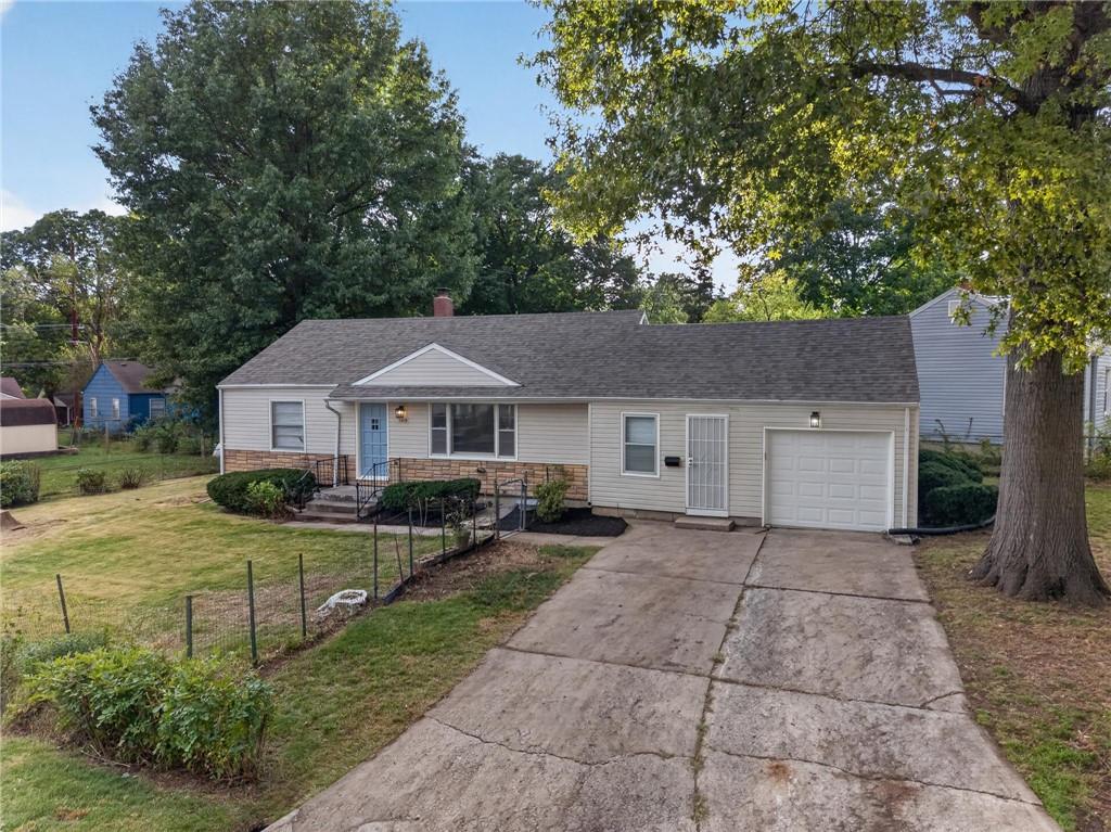 3418 S Home Avenue - Photo 1
