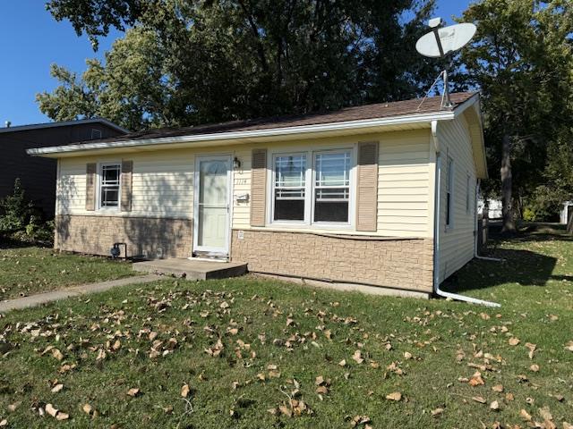 1114 W 3rd Street - Photo 1