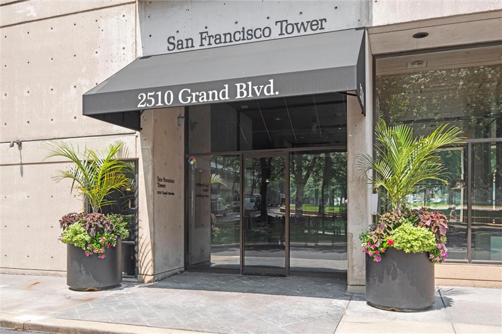 2510 Grand Boulevard #902 - Photo 1