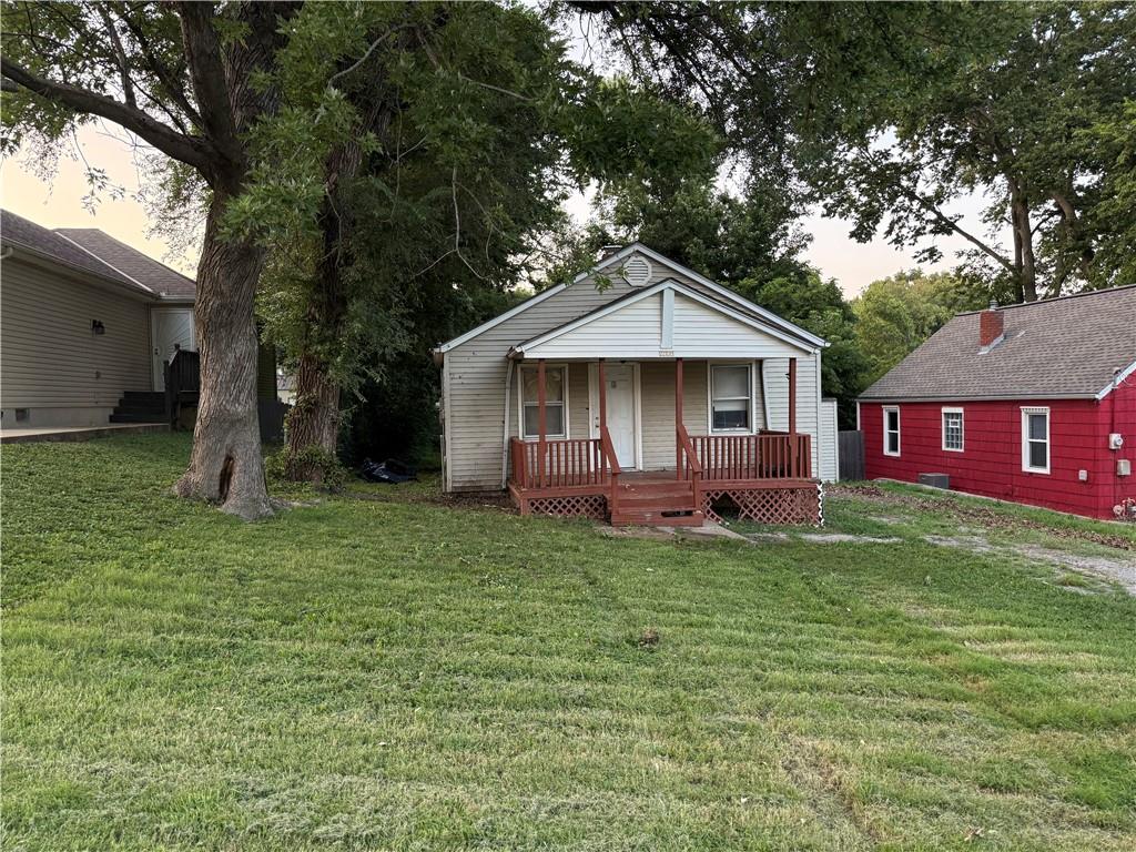 2000 NE 37th Terrace - Photo 1