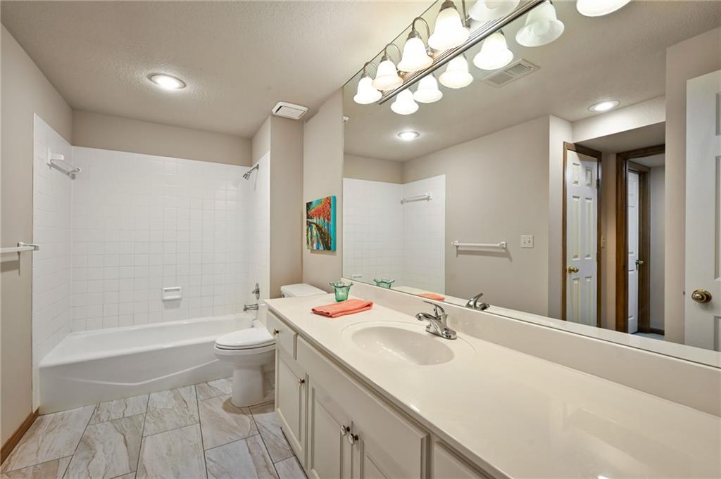 Thumbnail 32