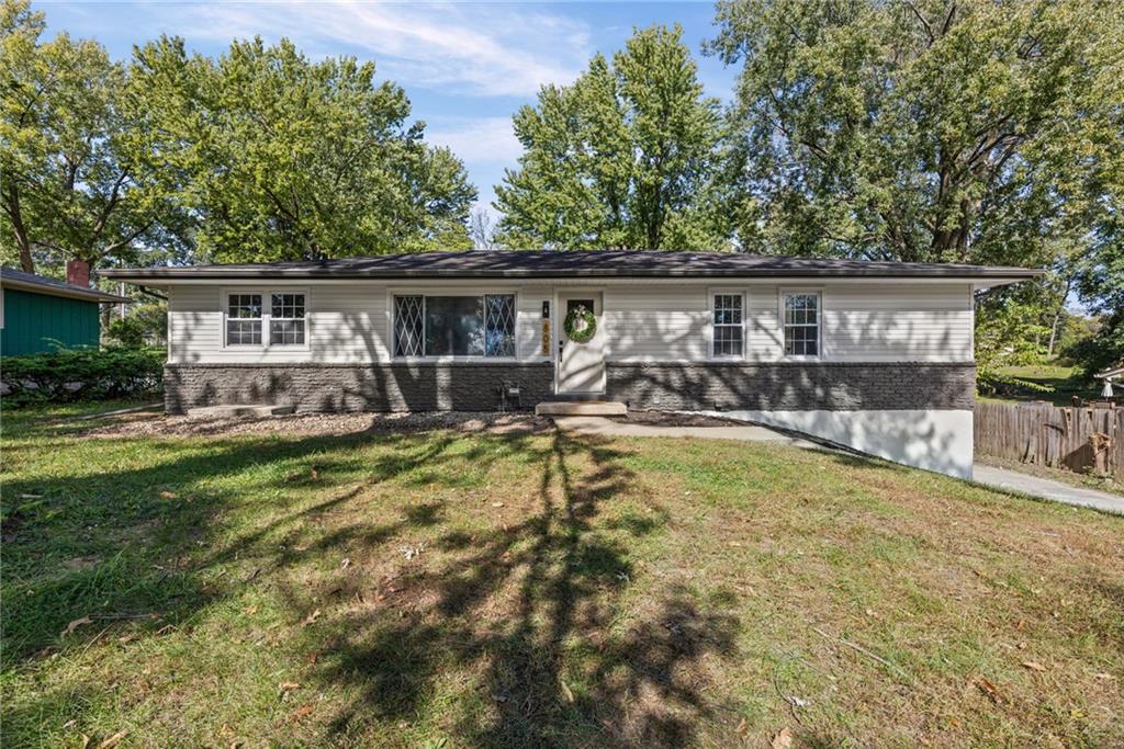 806 Howard Lane - Photo 1