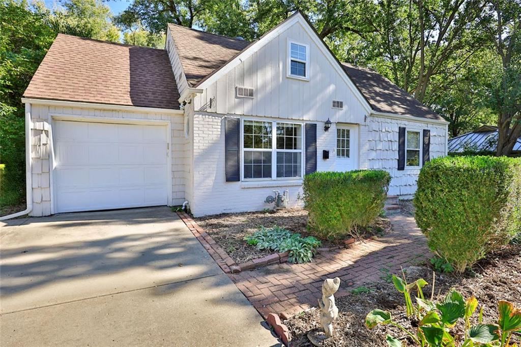 7721 Lowell Street - Photo 1