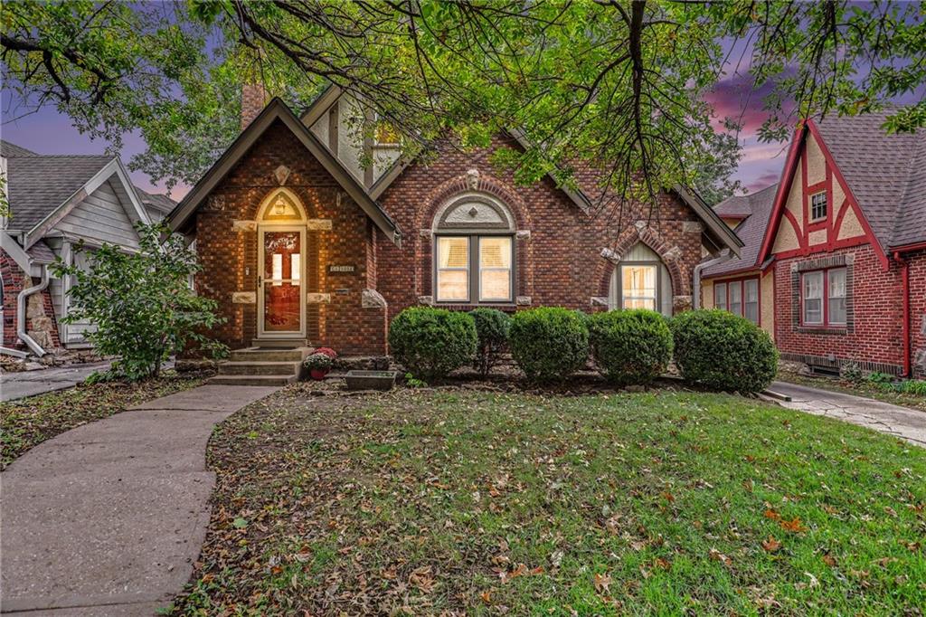 6701 Oak Street - Photo 1