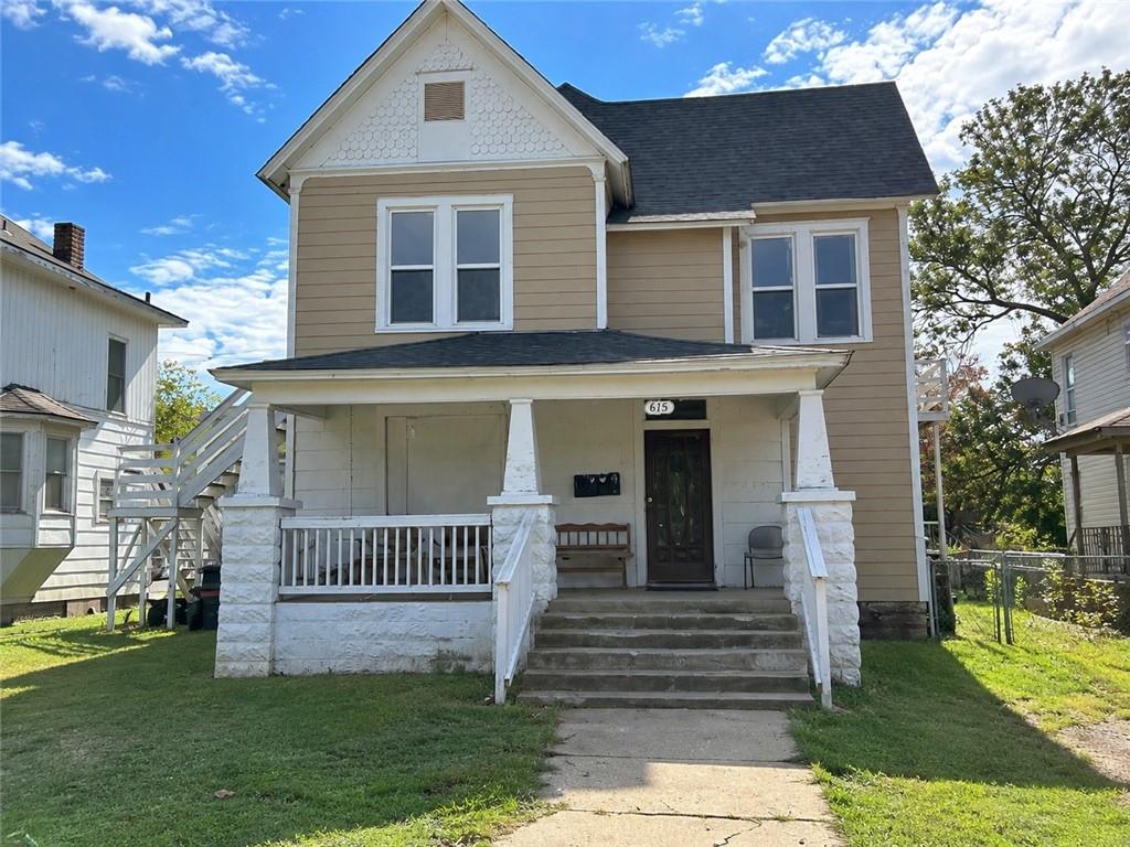 615 W 8 Street - Photo 1