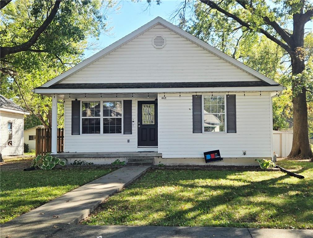 807 W 3rd Street - Photo 1