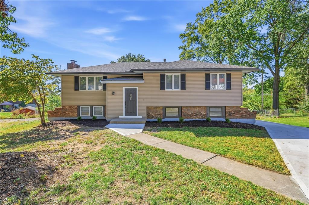 16009 E 40th Terrace - Photo 1