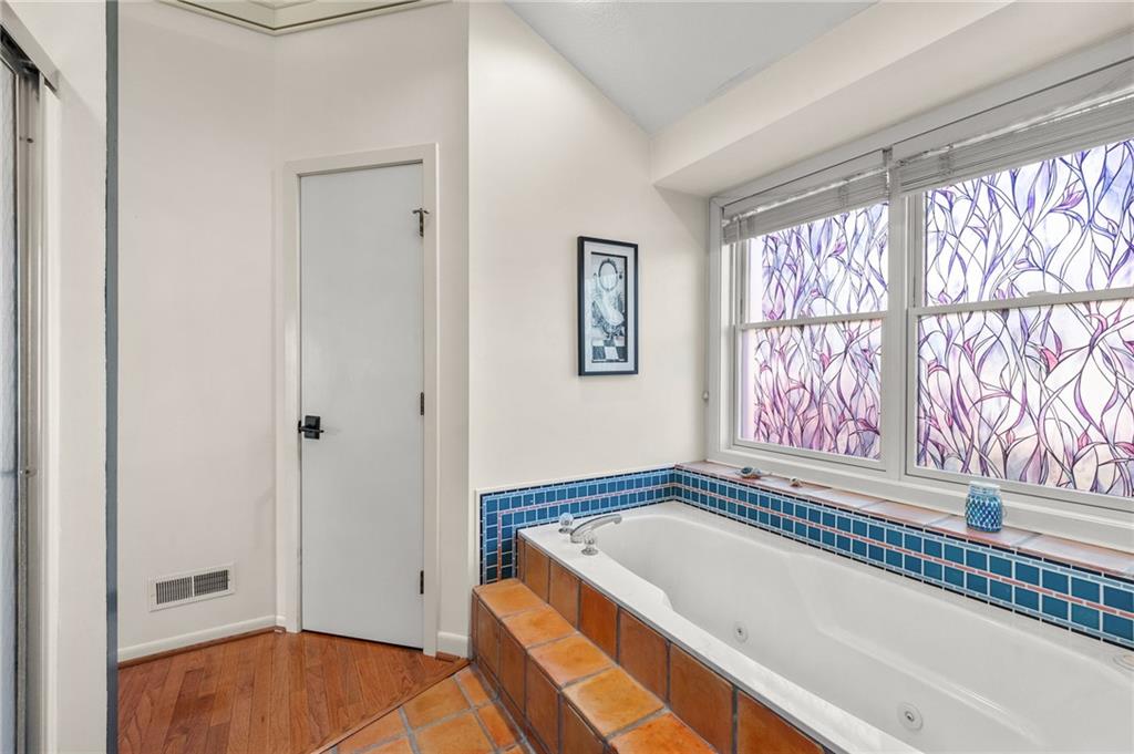 Thumbnail 37