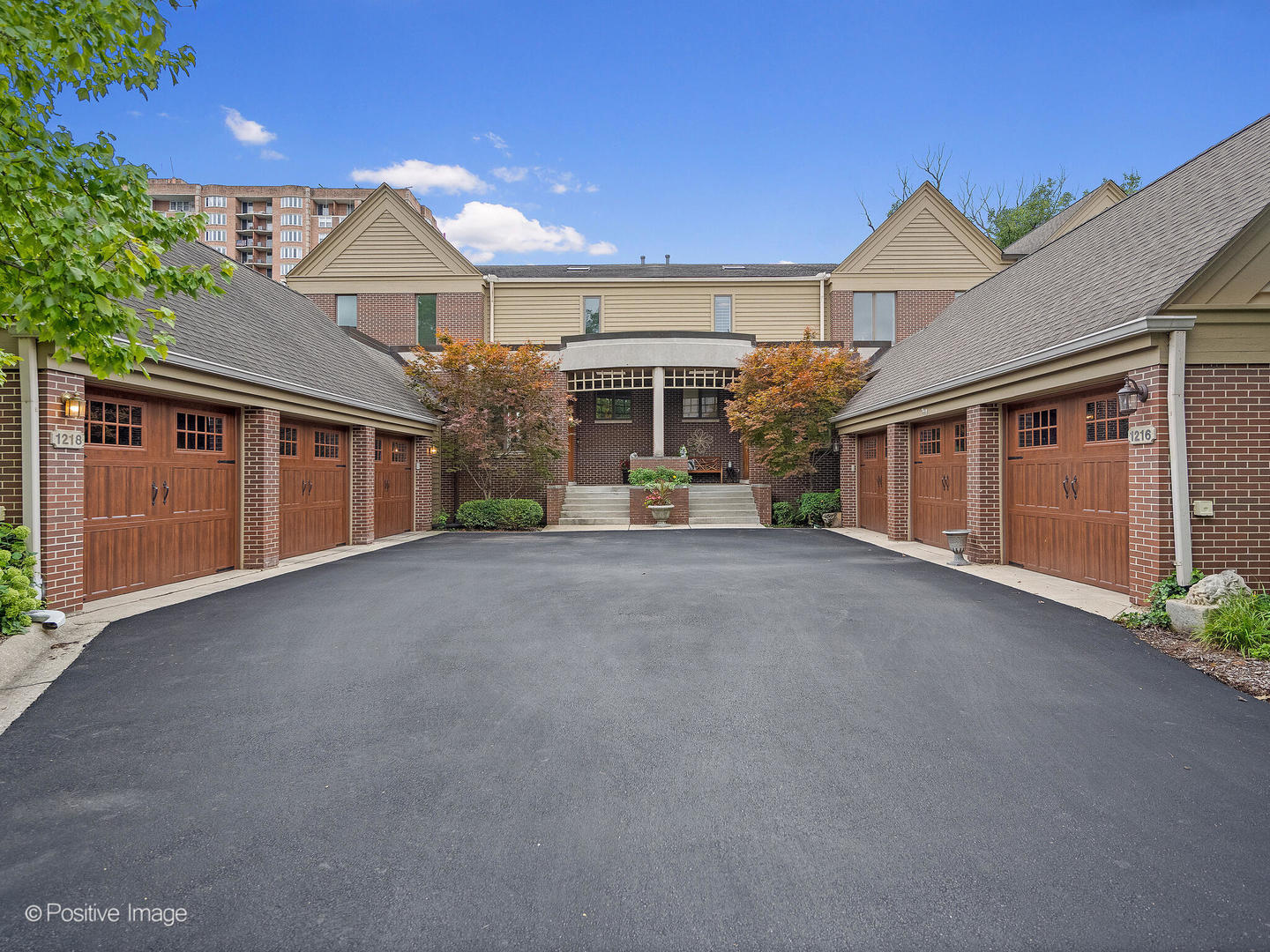 1218 Hawthorne Court
