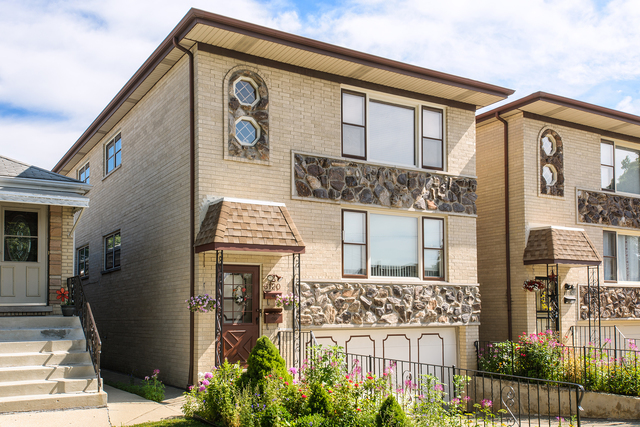 6120 W Eastwood Avenue #2, Chicago, IL 60630