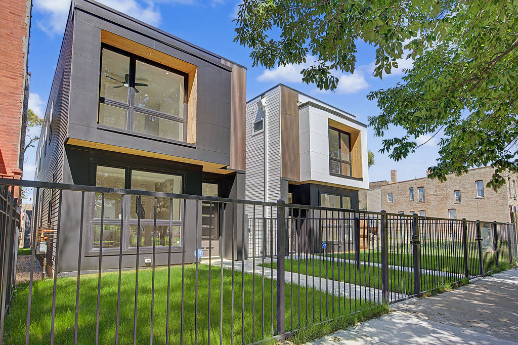 616 N Avers Avenue, Chicago, IL 60624