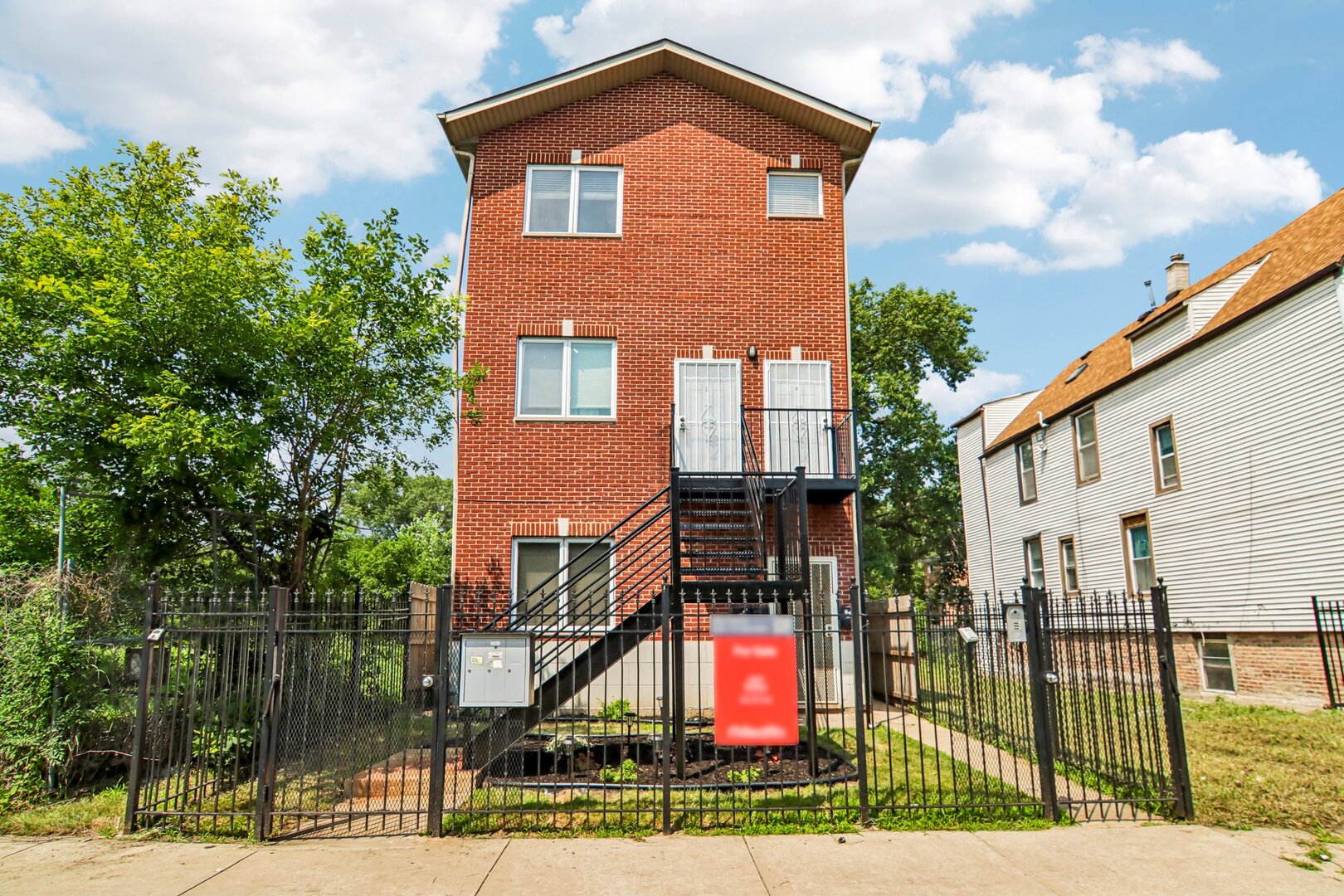 7018 S Dorchester Avenue, Chicago, IL 60637