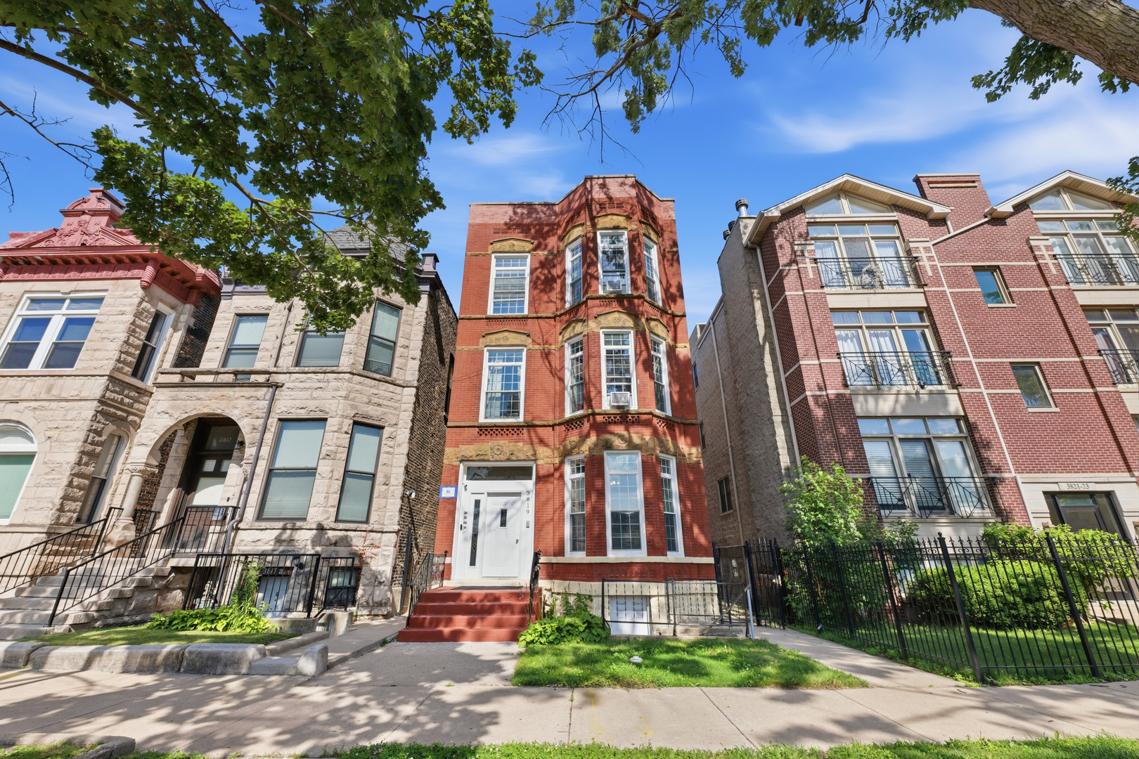 3819 S Wabash Avenue, Chicago, IL 60653