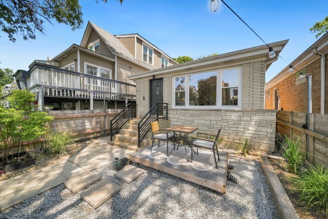 4605 N Harding Avenue, Chicago, IL 60625